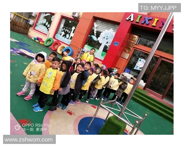 足球巨星跨界拳击挑战赛精彩瞬间回顾与分析