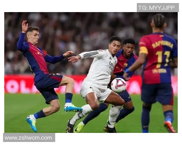 直播互动猜猜这位足球明星的真实身份是什么呢